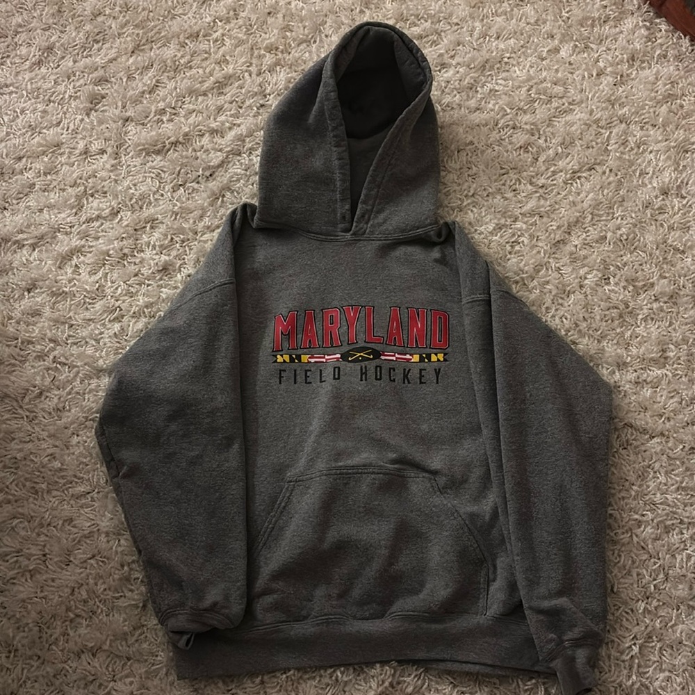 Gildan Maryland Field Hockey Gray Hoodie 
Size: Large 
Color: Ash Gray